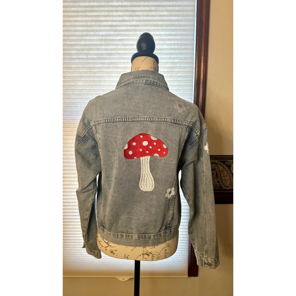 NWOT Miss Sparkling Small Cropped Embroidered w Flowers & Mushroom Jean Jacket